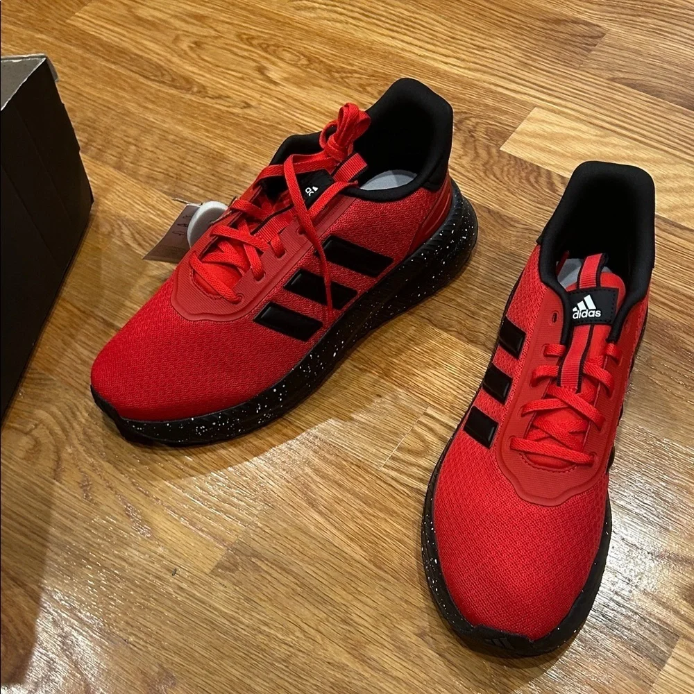 Adidas Bold Red and Black Athletic running Shoes sneakers 7.5 men’s / 9 women’s